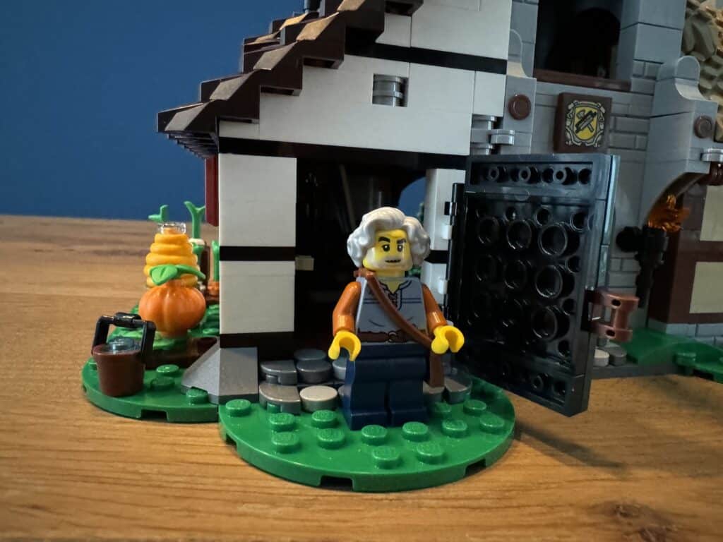 lego icons 10332 medieval town square00068