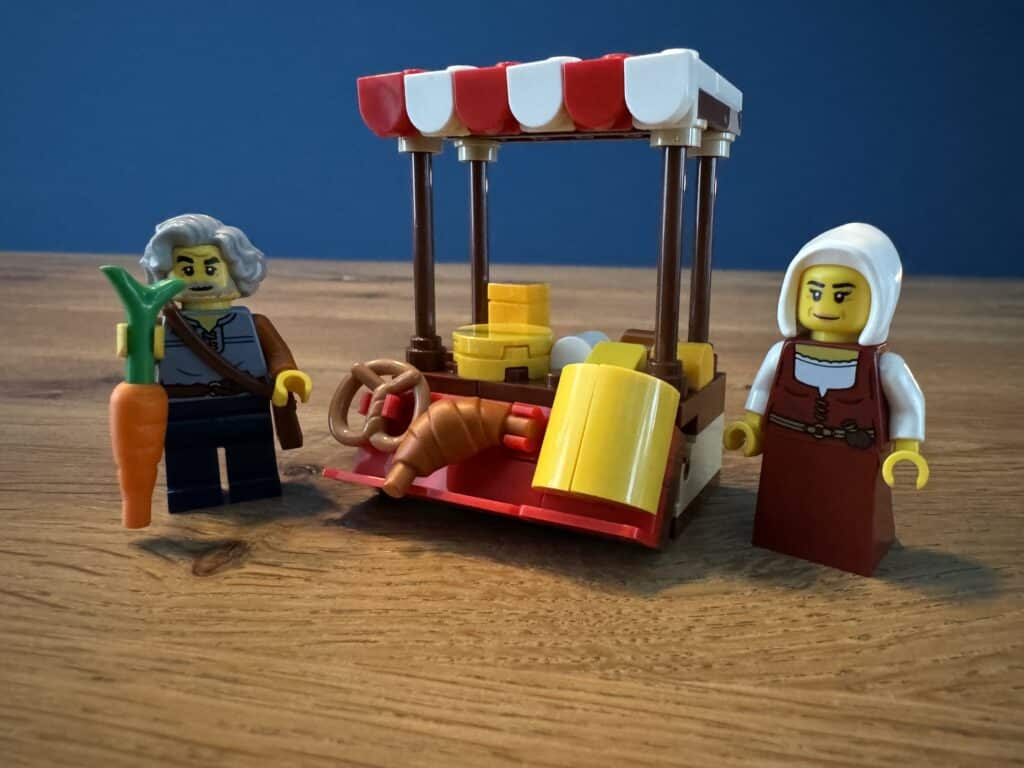 lego icons 10332 medieval town square00070