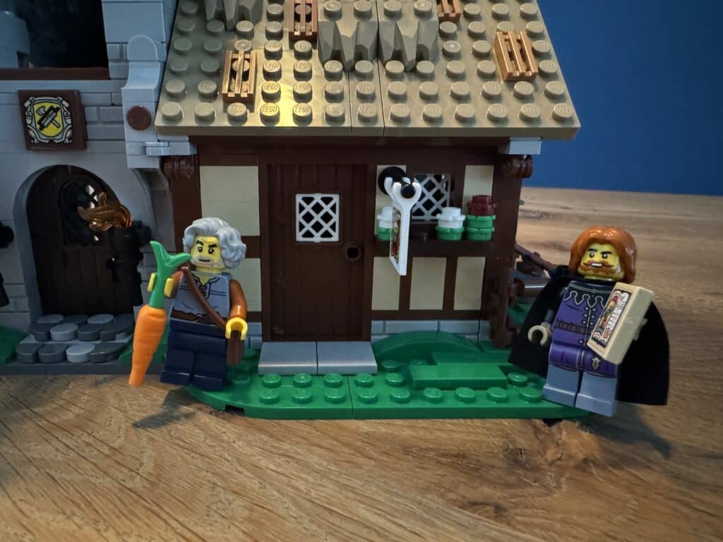 lego icons 10332 medieval town square00086