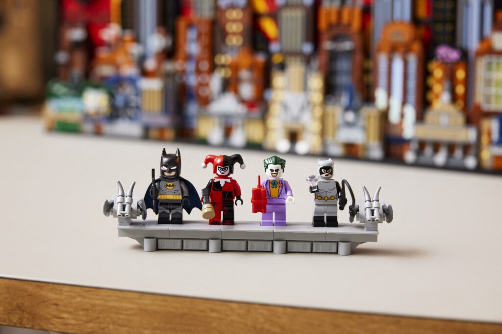 lego dc 76271 batman gotham city skyline lifestyle (2)