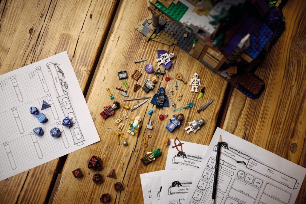 lego ideas 21348 dungeons & dragons red dragon’s tale lifestyle (5)