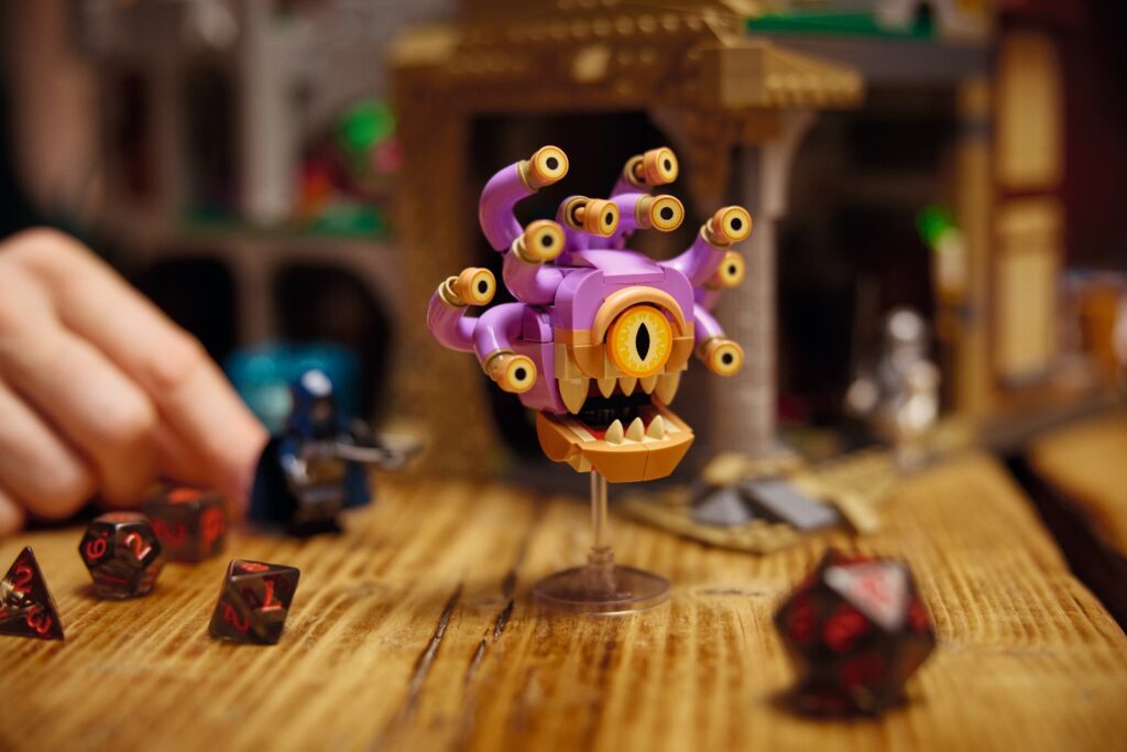 lego ideas 21348 dungeons & dragons red dragon’s tale lifestyle (8)