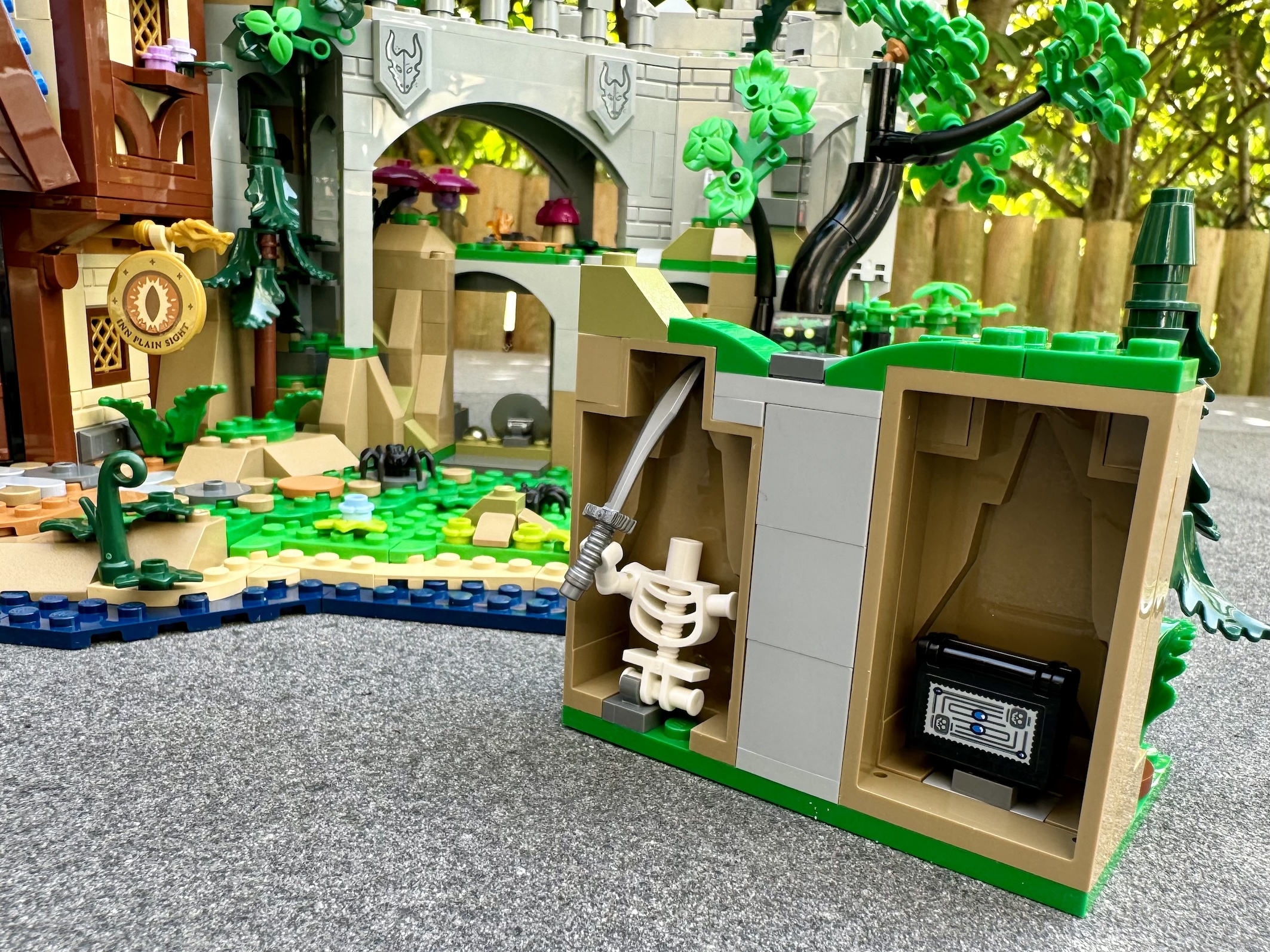 lego 21348 dungeon's and dragons red dragon's tale00112