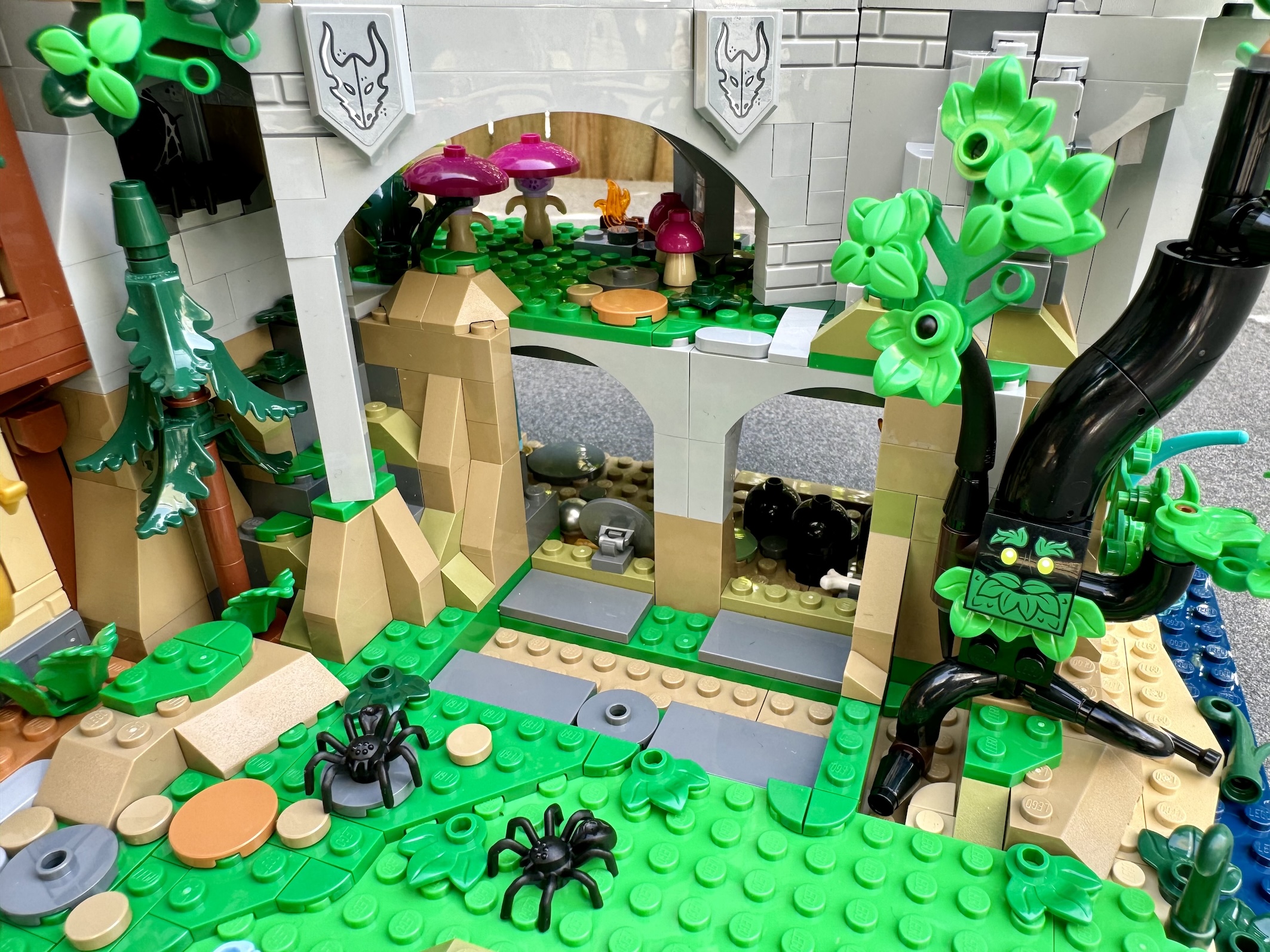 lego 21348 dungeon's and dragons red dragon's tale00114