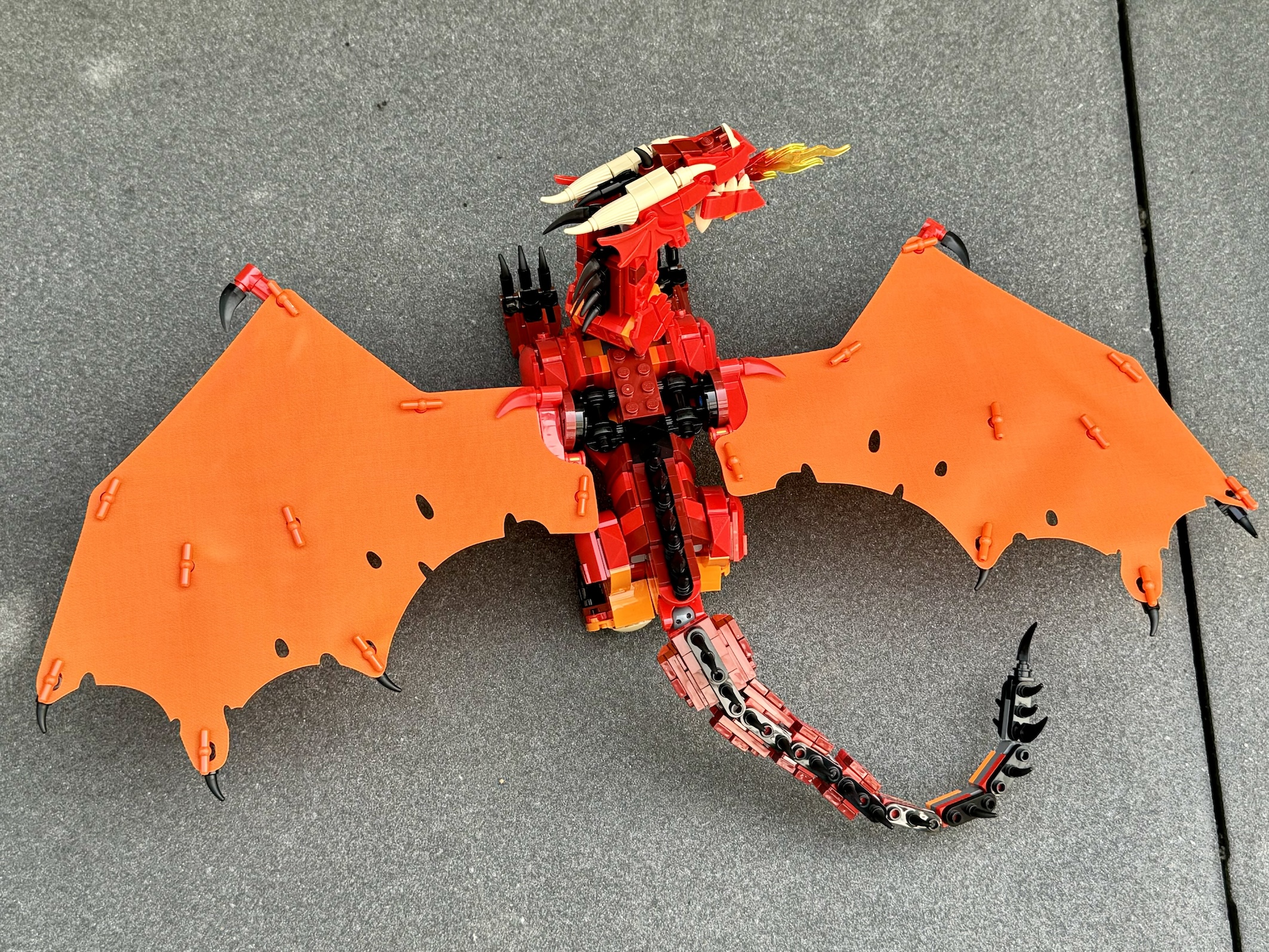 lego 21348 dungeon's and dragons red dragon's tale00138