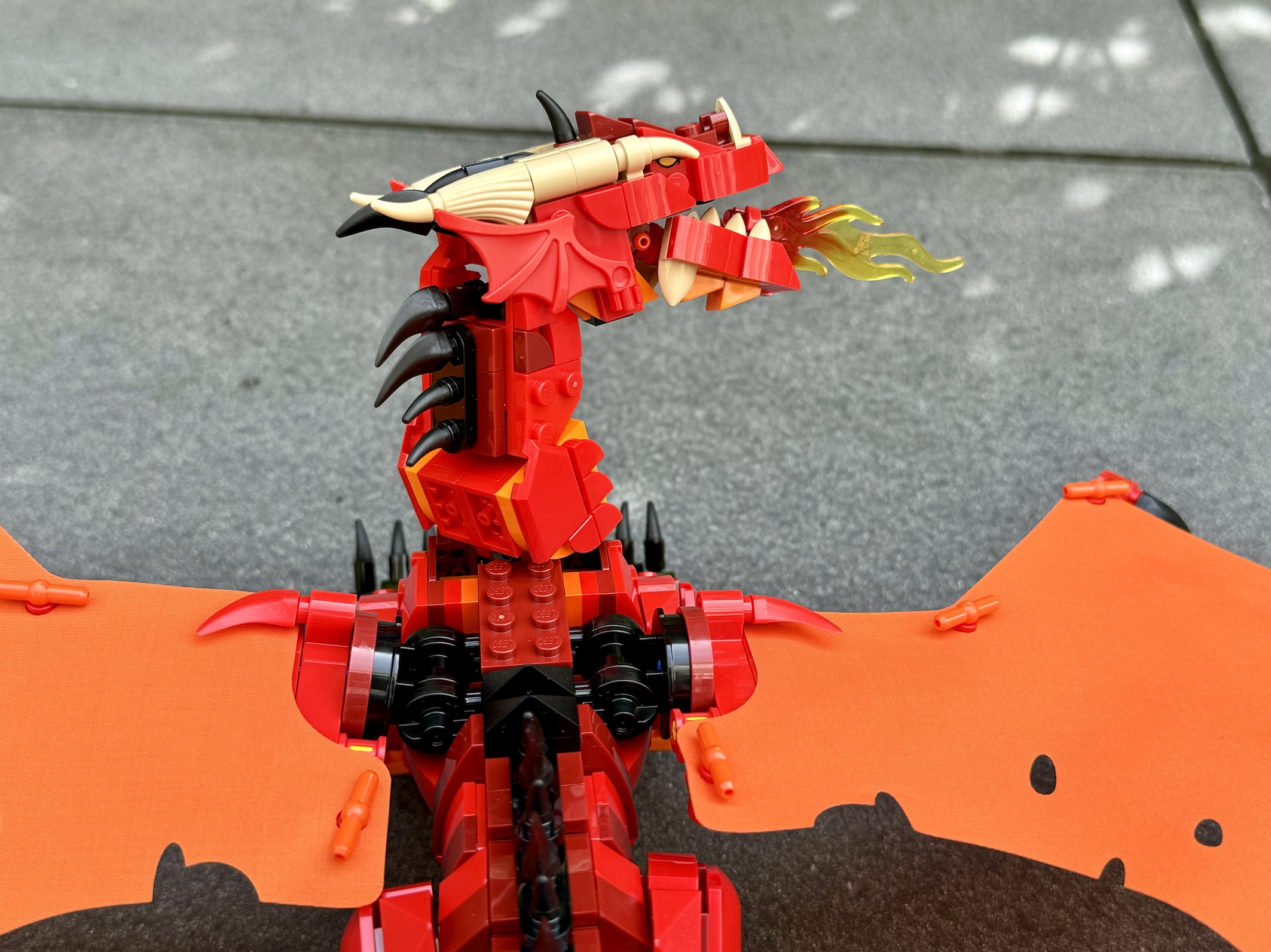 lego 21348 dungeon's and dragons red dragon's tale00139