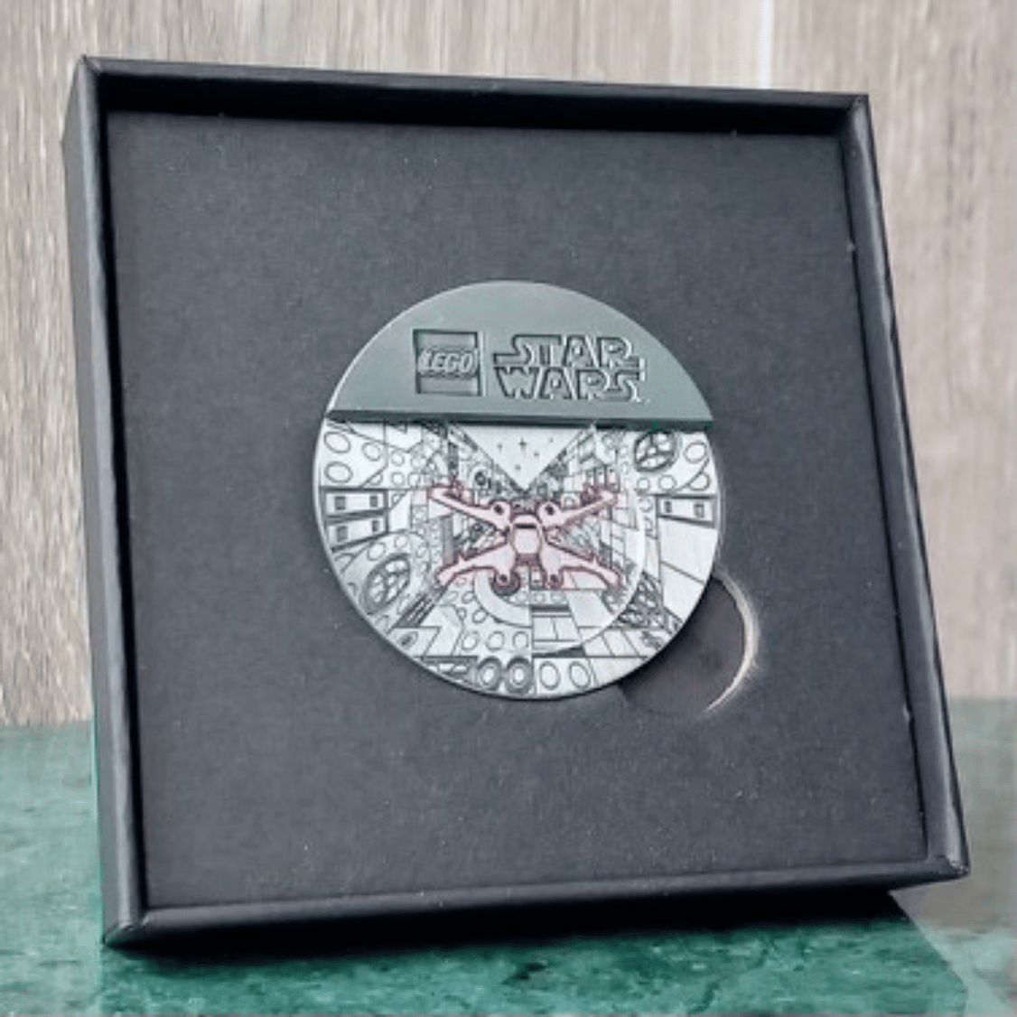 lego 5008818 battle of yavin collectable coin