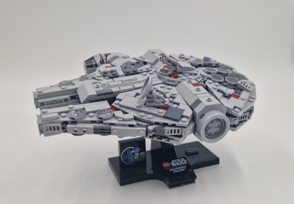 lego 75375 star wars millennium falcon 1