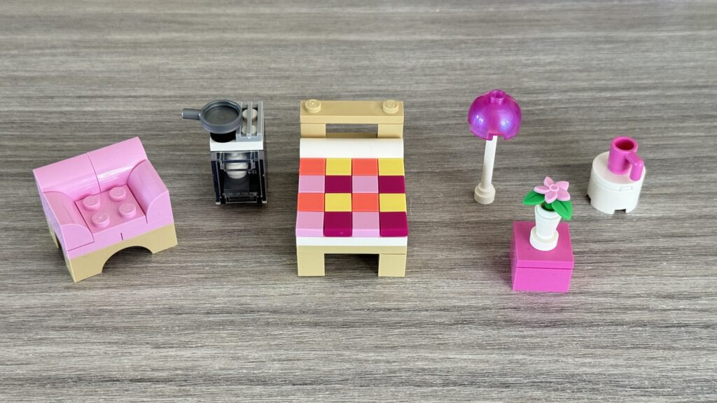 lego animal crossing 77050 nook's cranny & rosie's house6