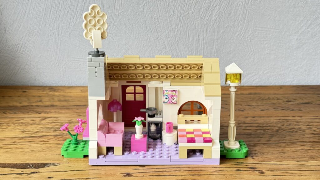 lego animal crossing 77050 nook's cranny & rosie's house8