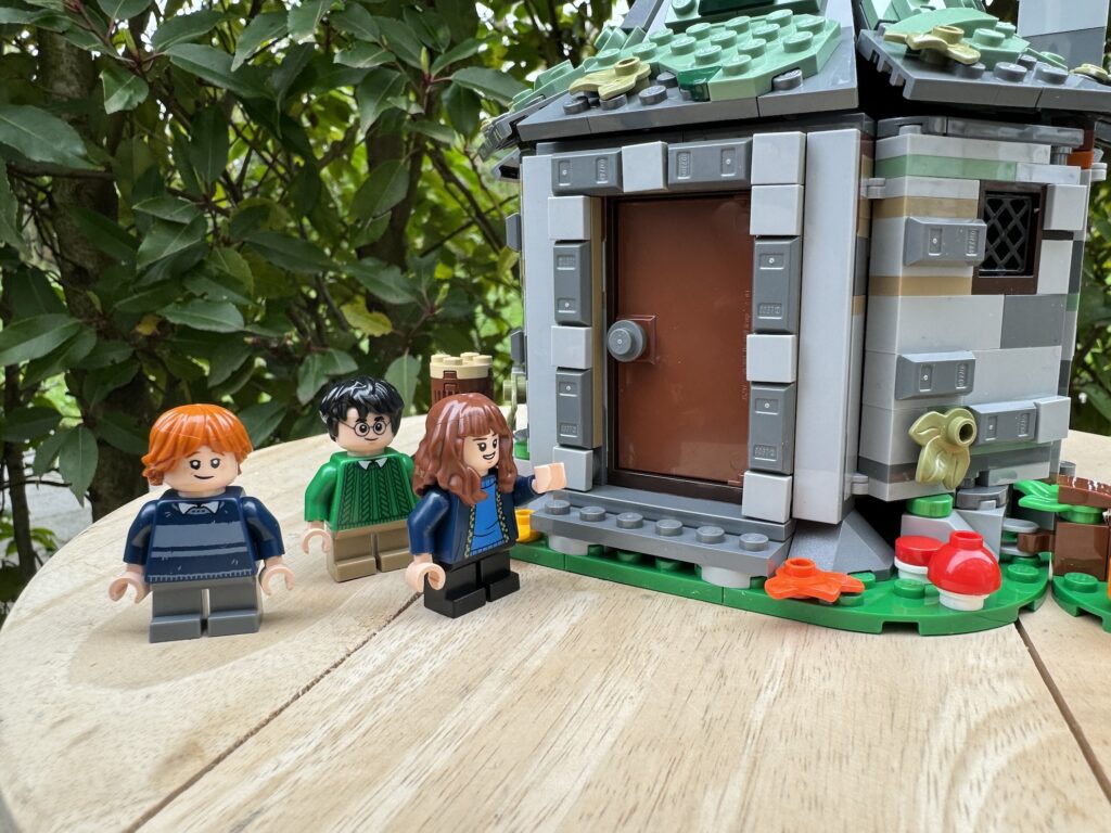 lego harry potter 76 428 hagrid’s hut: an unexpected visit00017