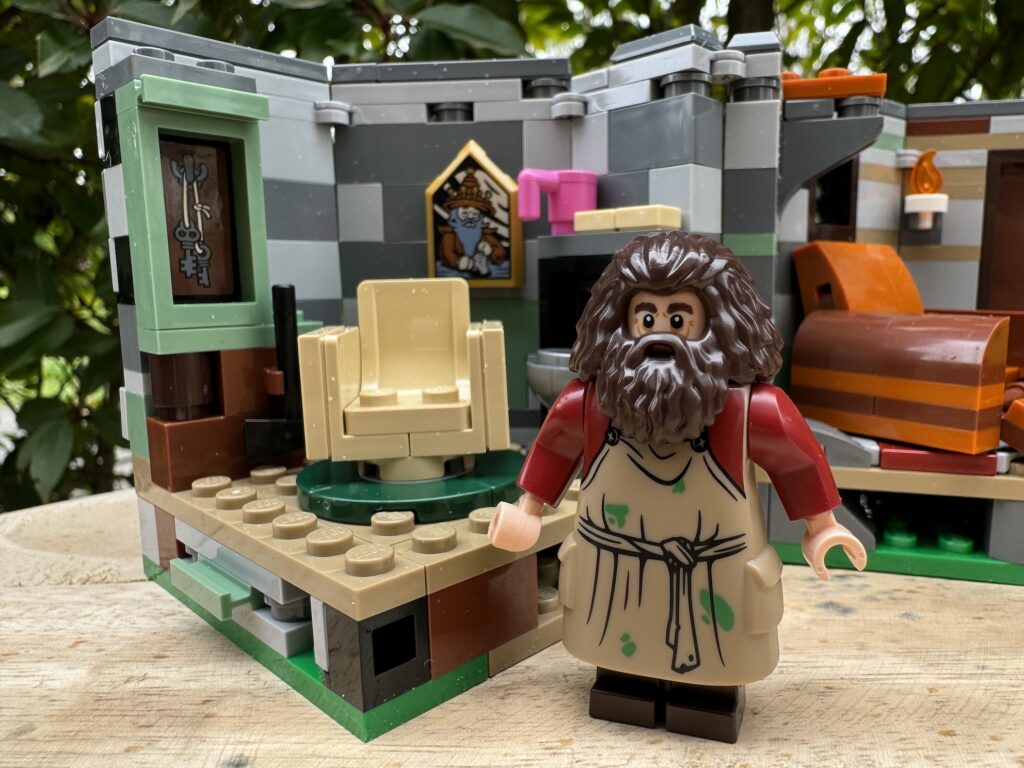 lego harry potter 76 428 hagrid’s hut: an unexpected visit00025