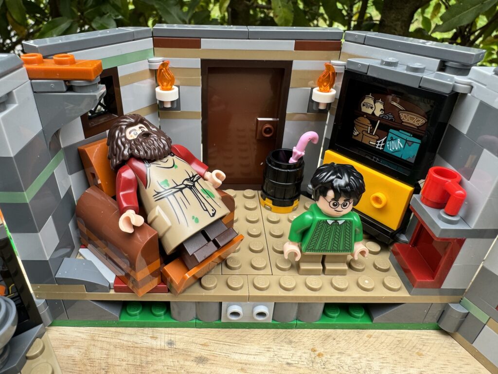 lego harry potter 76 428 hagrid’s hut: an unexpected visit00030