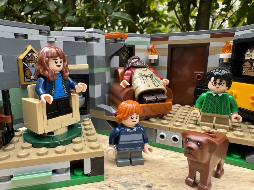 lego harry potter 76 428 hagrid’s hut: an unexpected visit00031