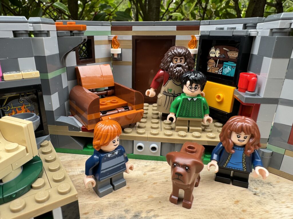 lego harry potter 76 428 hagrids hut an unexpected visit00032