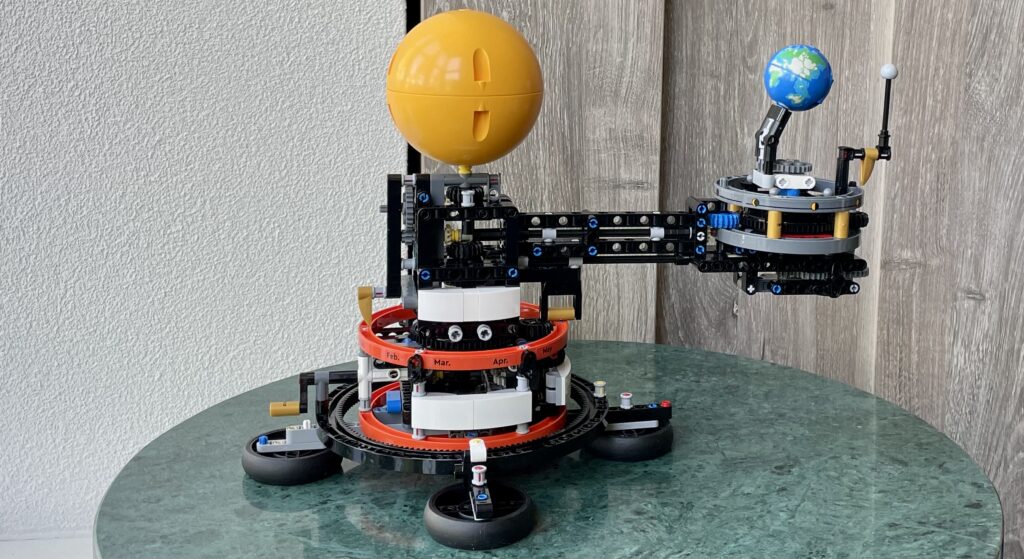42179 planet earth and moon in orbit 7