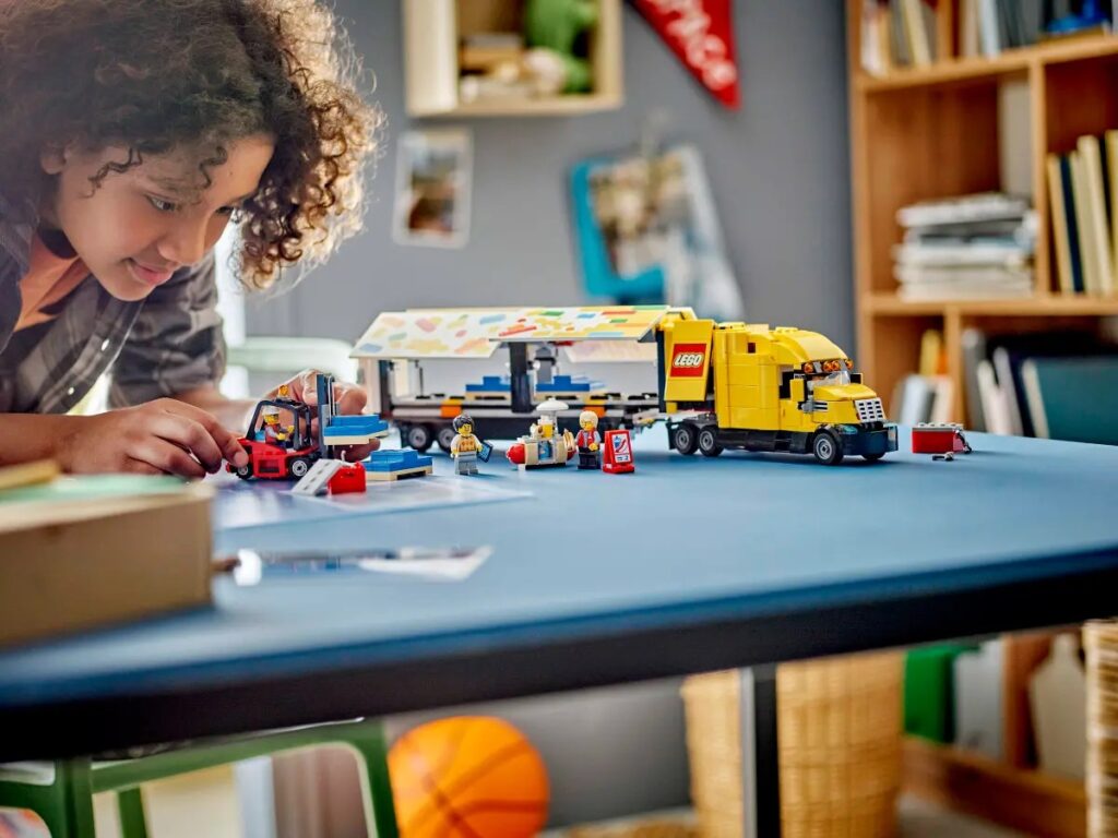 lego city 60440 yellow delivery truck (11)