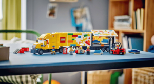 lego city 60440 yellow delivery truck