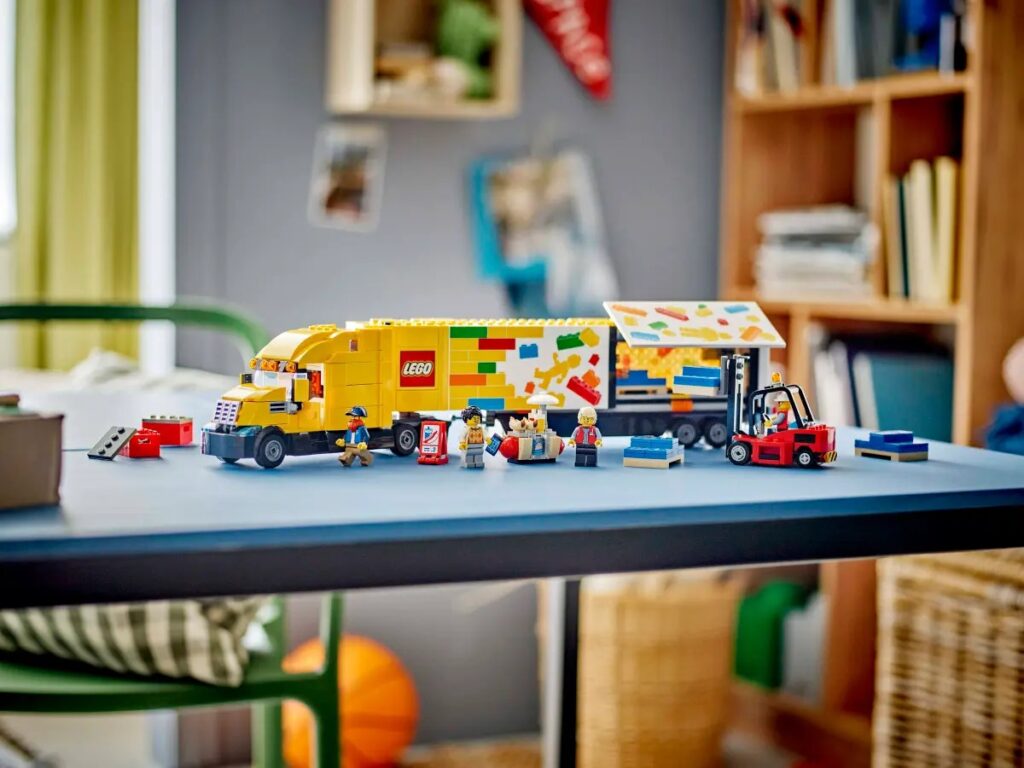 lego city 60440 yellow delivery truck (9)