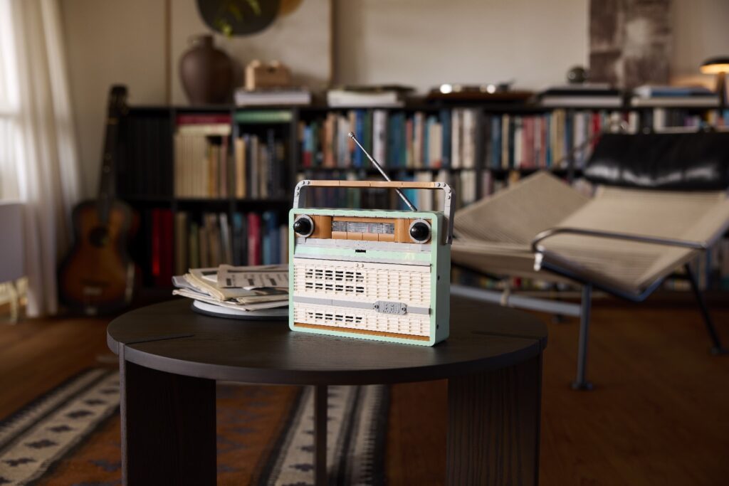 lego icons 10334 retro radio lifestyle (13)