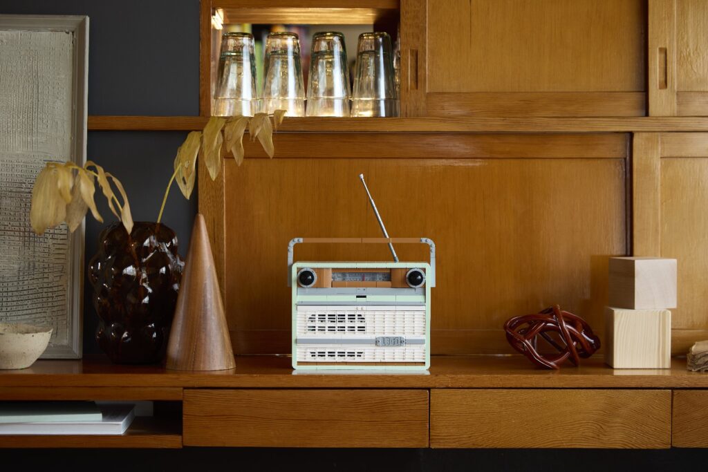 lego icons 10334 retro radio lifestyle (2)