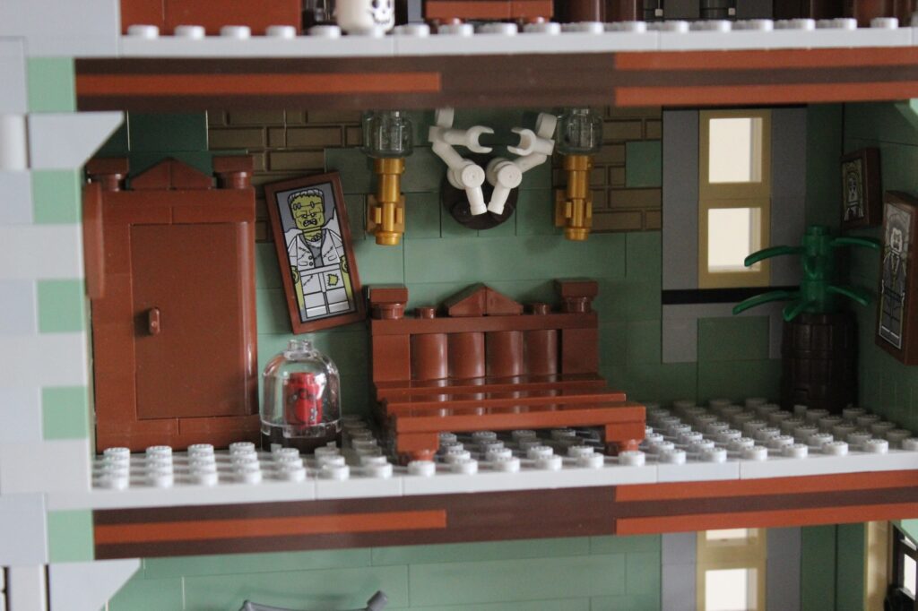 lego monster fighters 10228 haunted house (12)