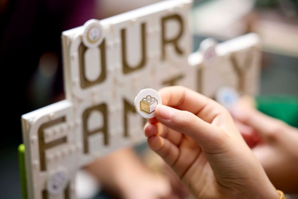 lego 41839 message board (4)