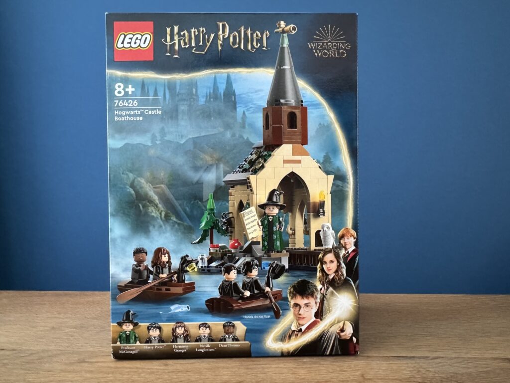 lego harry potter 76426 hogwarts castle boathouse box
