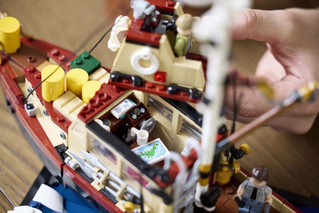 lego ideas 21350 jaws kopen (18)