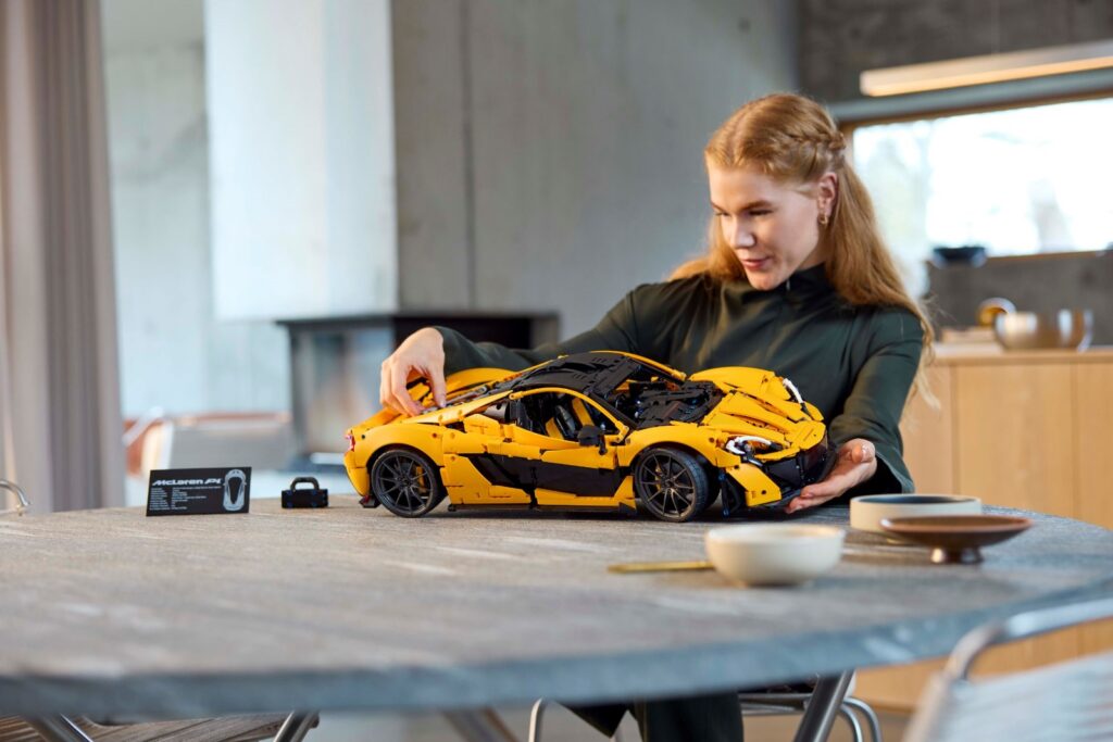 lego technic 42172 mclaren p1 (3)