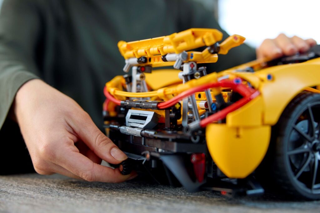 lego technic 42172 mclaren p1 (4)