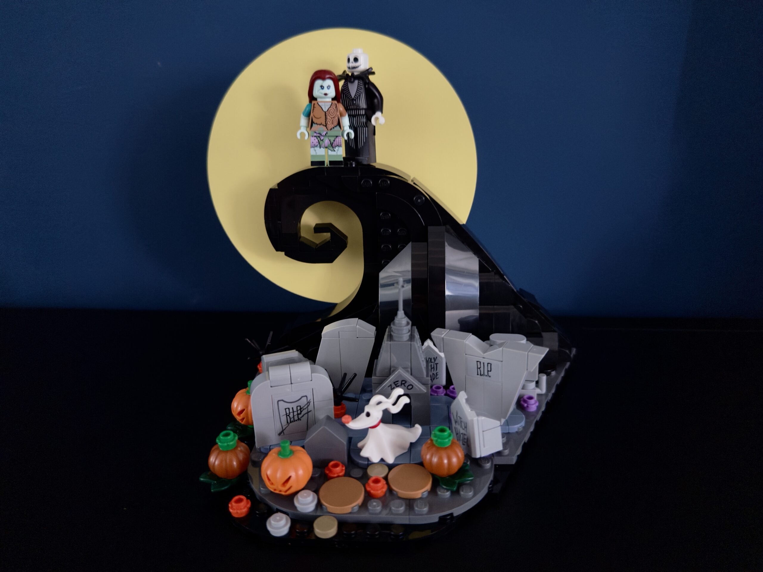 LEGO Ideas 21351 The Nightmare Before Christmas Moon