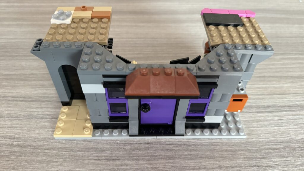lego despicable me 4 75583 minions and gru's family mansion5
