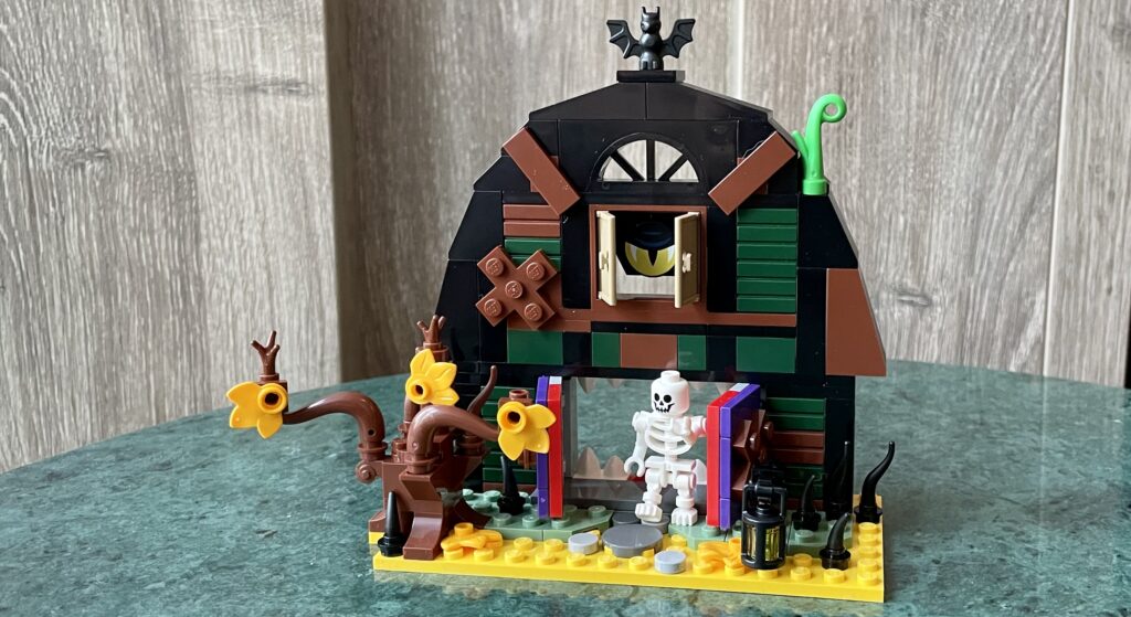 40721 halloween barn 7