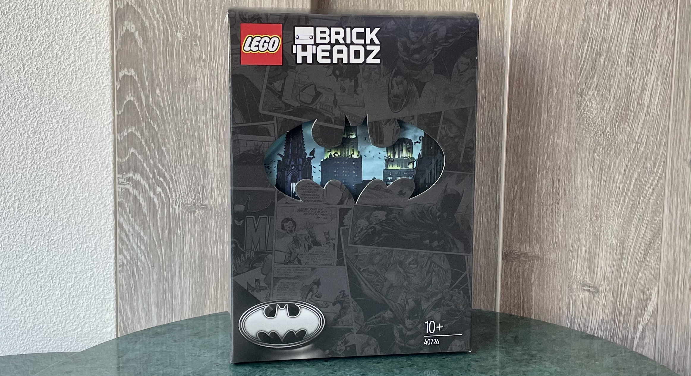 [Unboxing] LEGO BrickHeadz 40726 Limited Edition Batman 85th Anniversary