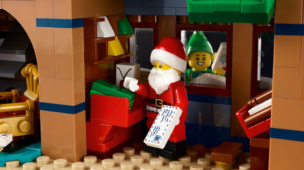 lego icons 10339 santa's post office (14)