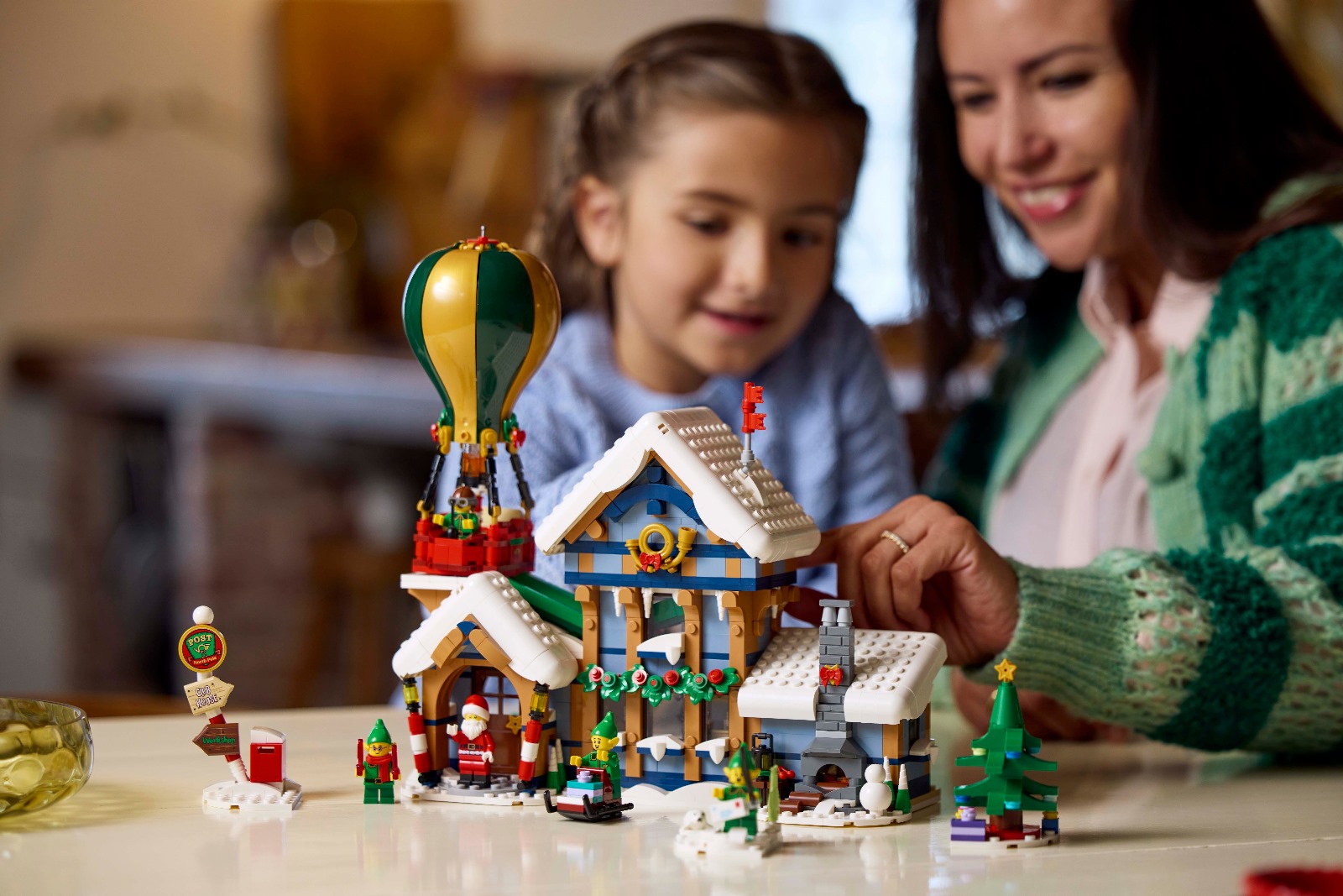 lego icons 10339 santa's post office lifestyle (2)