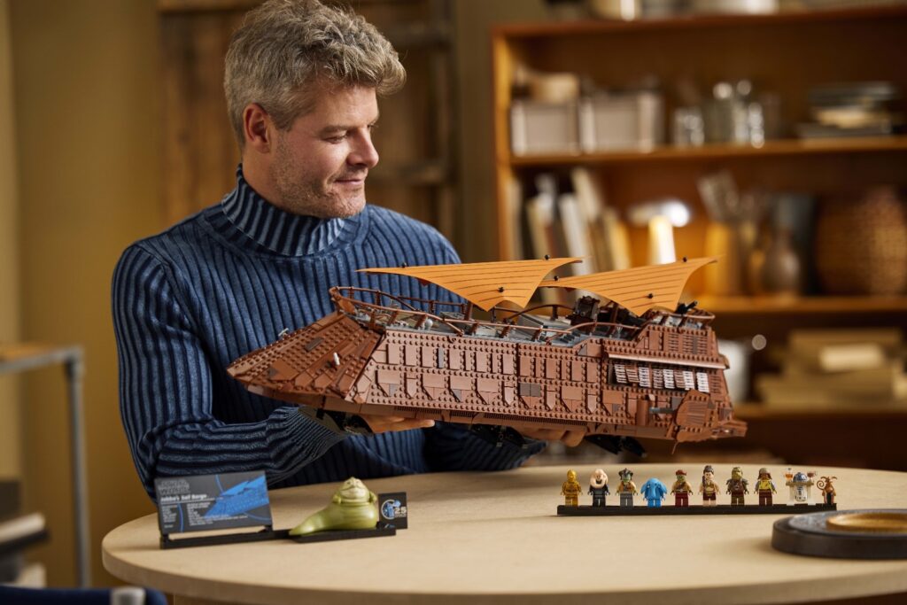 lego star wars 75397 ucs jabba's sail barge lifestyle (1)