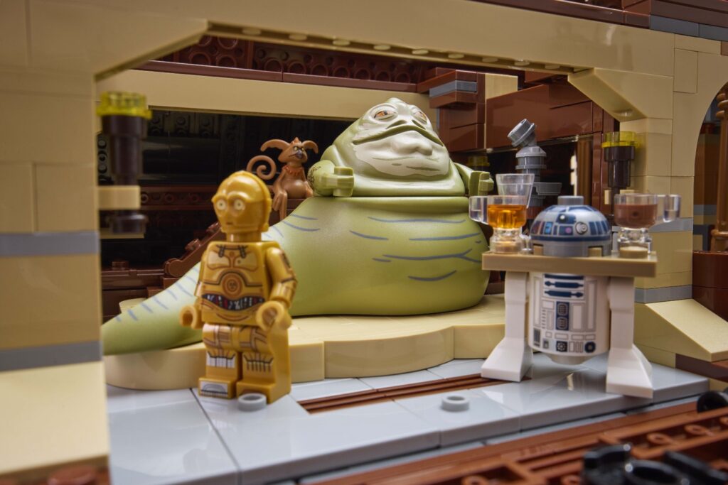 lego star wars 75397 ucs jabba's sail barge lifestyle (12)