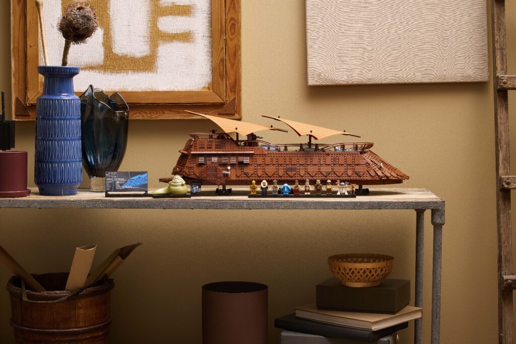 lego star wars 75397 ucs jabba's sail barge lifestyle (13)