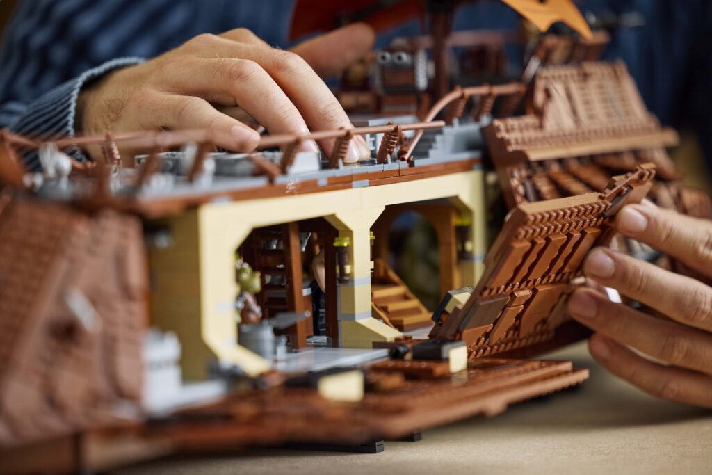 lego star wars 75397 ucs jabba's sail barge lifestyle (14)