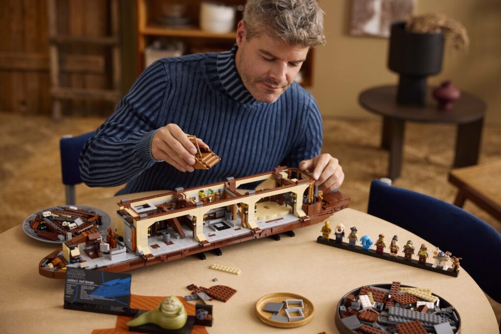 lego star wars 75397 ucs jabba's sail barge lifestyle (2)