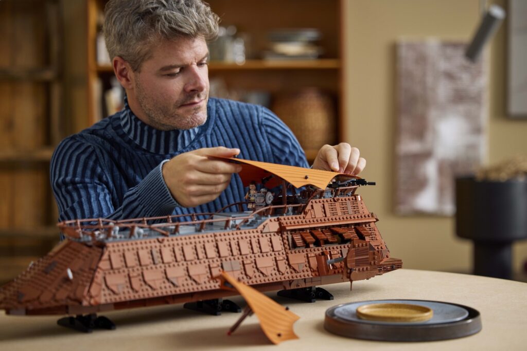 lego star wars 75397 ucs jabba's sail barge lifestyle (7)