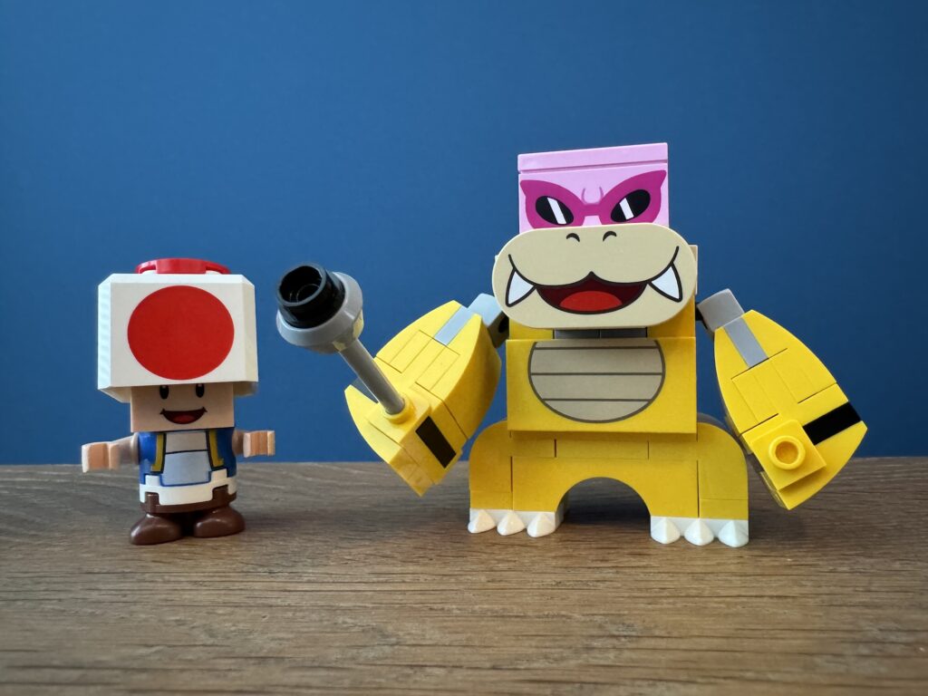 lego super mario 71435 battle with roy at peach's castle00007