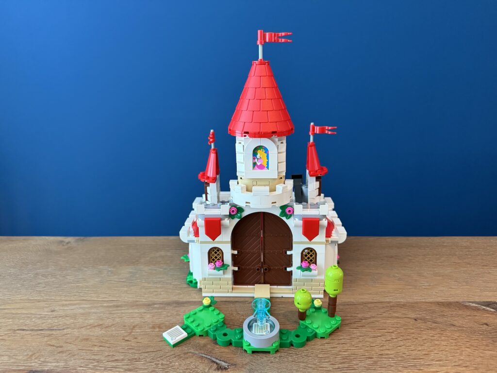 lego super mario 71435 battle with roy at peach's castle00009