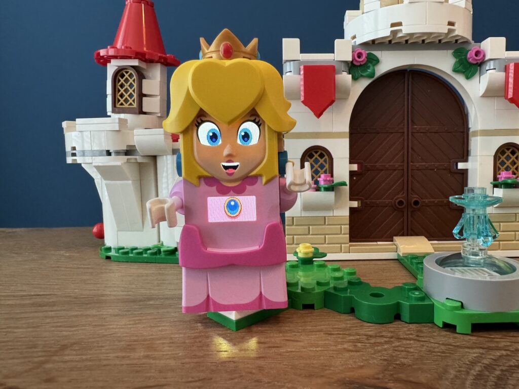 lego super mario 71435 battle with roy at peach's castle00011