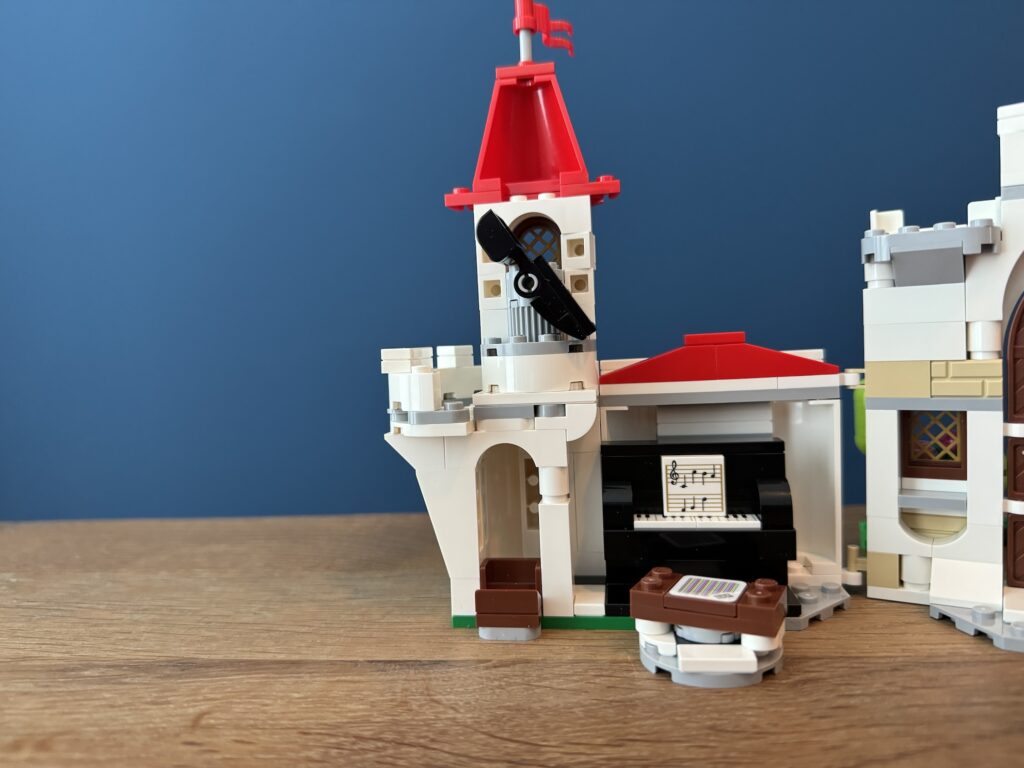 lego super mario 71435 battle with roy at peach's castle00018