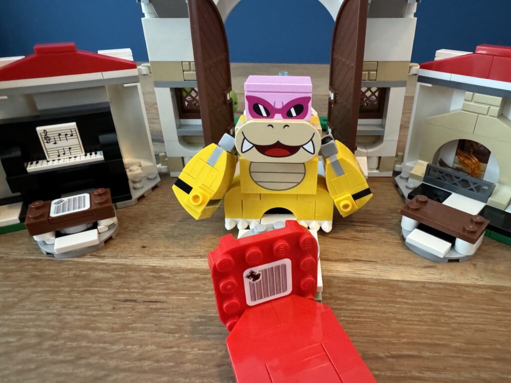 lego super mario 71435 battle with roy at peach's castle00022