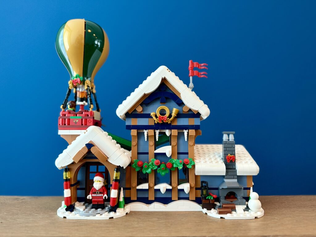 lego icons 10339 santa’s post office00003