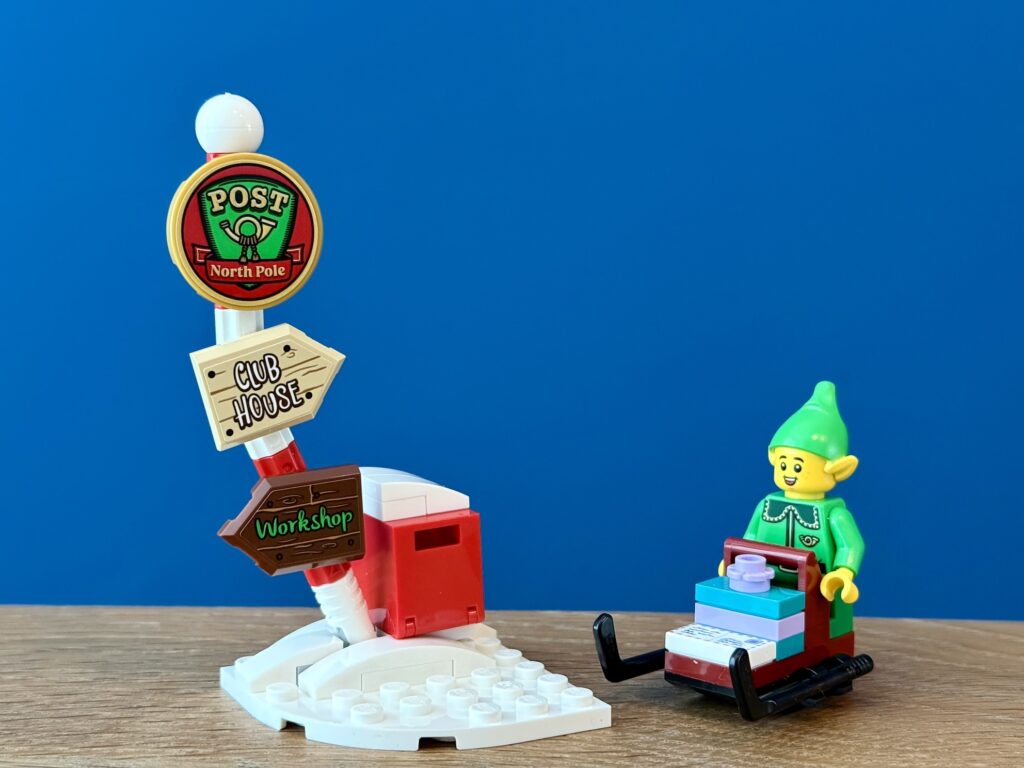 lego icons 10339 santa’s post office00009